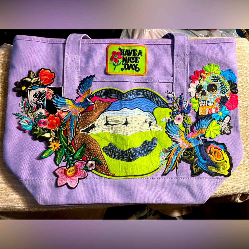 Custom Bandit In the beehive tote